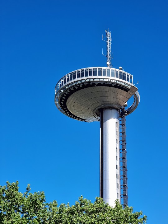 Moncloa's Lighthouse